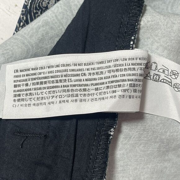 Hollister Skirt Womens Size 1 Navy Blue & White Mini Whimsical Print Pockets - Picture 9 of 11